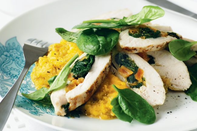 Paleo Apricot and Basil Pesto Chicken – Poitrine de Poulet Garni au Pesto et Abricots